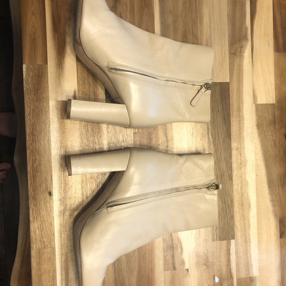 COPY - Tory Burch Penelope Bootie - Picture 6 of 8